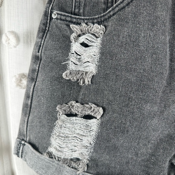 SHEIN Women’s Charcoal Distressed Jean Shorts Size XS(2) - Picture 5 of 7